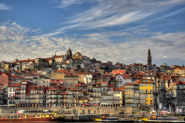 oferta-vuelo-puente-mayo-Oporto