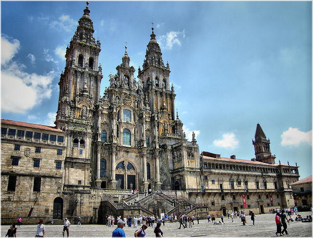 oferta-vuelo-puente-mayo-Santiago-Compostela