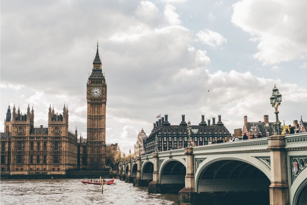 Si viajas a Londres, tendrás que hacer una cuarentena de 10 días (Unsplash)